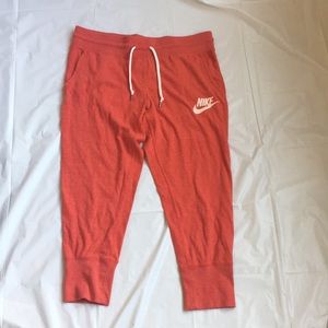 Nike Capri Joggers